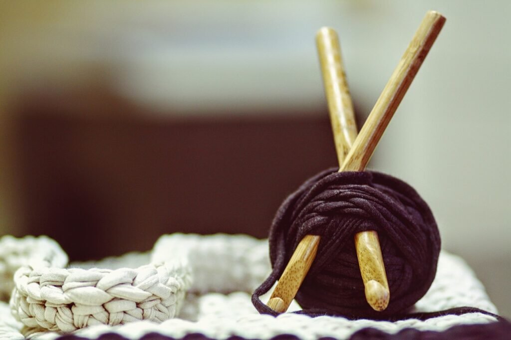 crocheting, yarn, diy-1479217.jpg